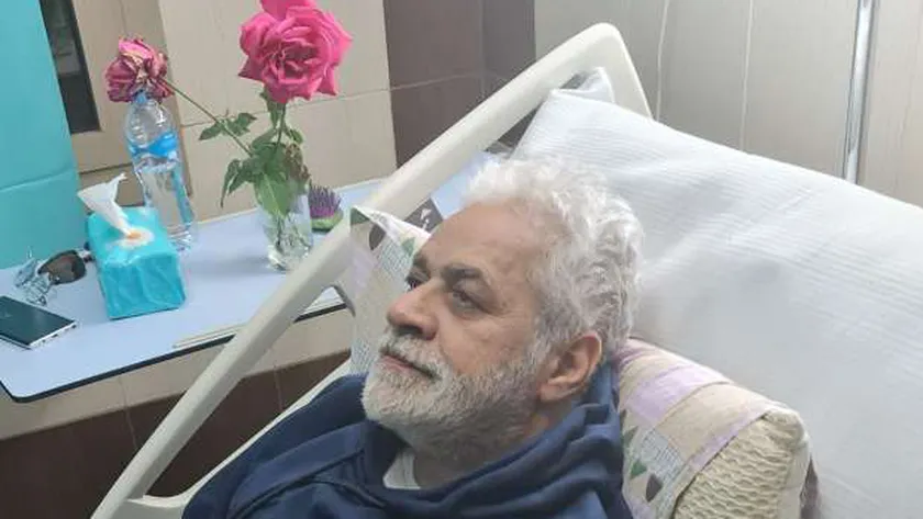 حمدين صباحي يغادر مستشفى العجوزة.. والأطباء ينصحون بمنع زيارته لفترة