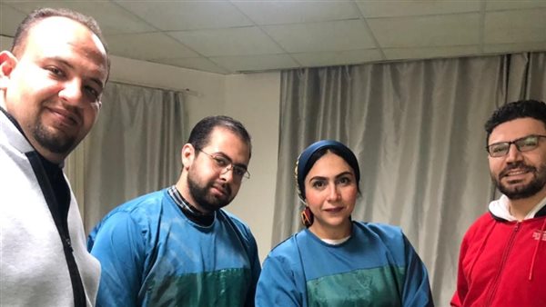 تفاصيل نجاح فريق طبي بجامعة المنصورة في استخراج زجاجة من قولون مريض