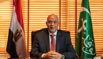 عضو بالشيوخ يقدم اقتراحًا لتحصيل رسوم إقامة للأجانب بالعملة الصعبة لتعظيم موارد الدولة