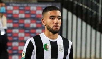صفقة ثالثة تقترب من الضياع.. «الدستور» يكشف تطورات مفاوضات الزمالك مع قندوسى