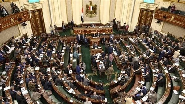 البرلمان يناقش تحقيق امتيازات جمركية للعاملين بالخارج ومعوقات البحث العلمي