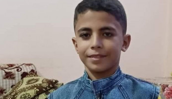 «هولع فيك».. سائق «توك توك» يُنهي حياة صبي حرقًا في الصف بسبب «كلب»