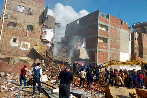 ننشر أسماء 14 مصابًا في حادث انهيار عقارين بالبحيرة| صور