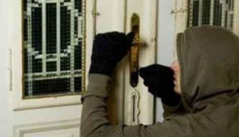 تجديد حبس عاطلين متهمين بسرقة "مبلغ مالي" من داخل شقة بالأزبكية