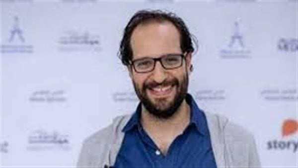 أحمد أمين يسجل سيرة أحمد خالد توفيق في كتاب صوتي