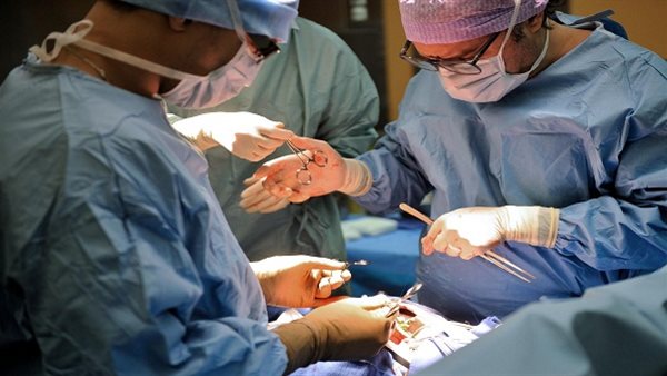 حدث طبي فريد.. استئصال ورم سرطاني نادر من بنكرياس طفلة بجامعة المنصورة