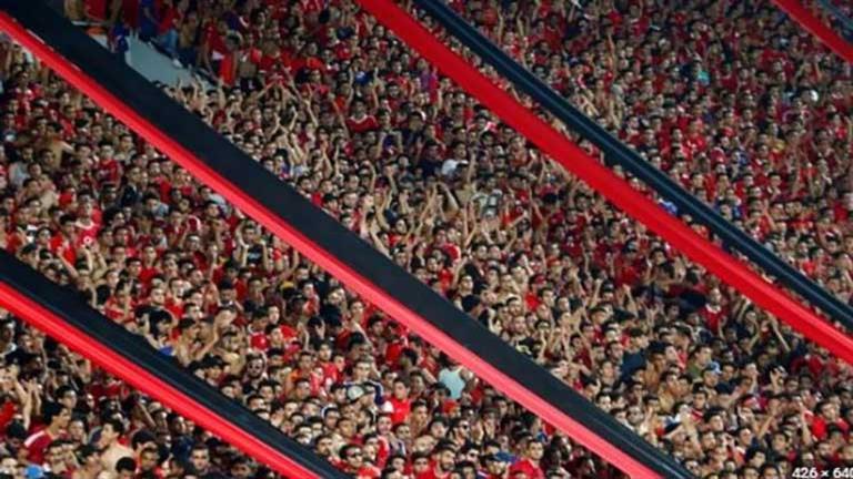 خاص.. الأهلي ينتظر موافقة الجهات الأمنية على حضور 10 آلاف متفرج لمباراة القطن