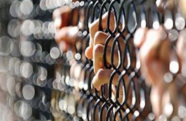 حبس عاطل ونجله هاربين من أحكام قضائية بالمؤبد داخل «جراج بعين شمس»