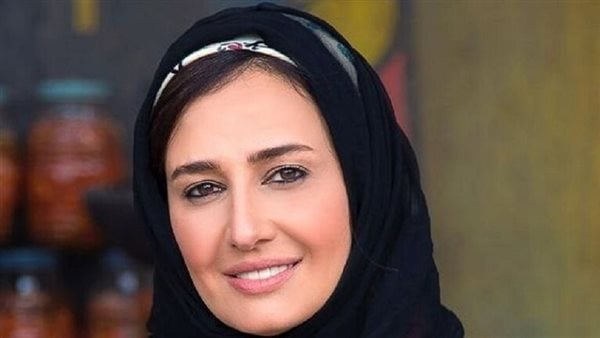وصلة رقص مع أصدقائها | ظهور صادم لـ حلا شيحة بالسيجارة.. فيديو