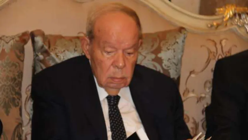 مصدر مقرب من فتحي سرور: لا صحة لدخوله المستشفى بسبب غيبوبة.. أجرى فحوصات فقط