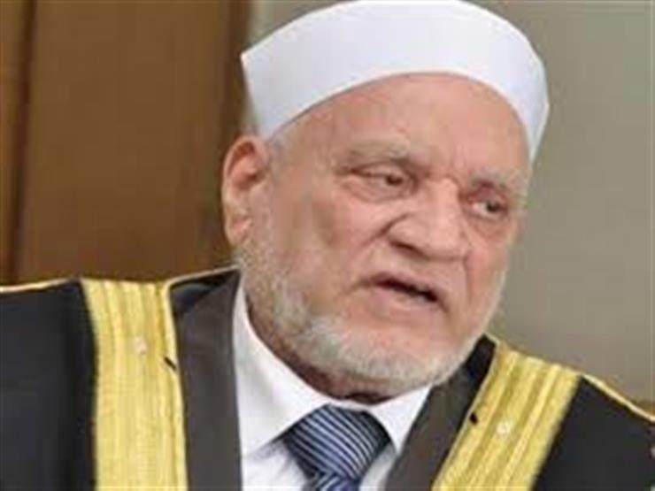 عمر هاشم يصل القاهرة.. ومصدر يكشف تفاصيل حالته الصحية