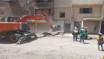 استعدادا لفتح محطة مترو البوهي.. إزالة 6 محلات مخالفة لخط التنظيم