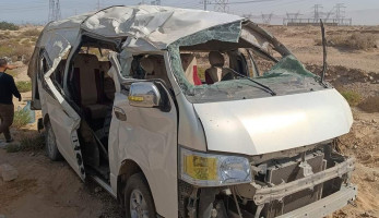 إصابة 8 عمال في انقلاب سيارة ميكروباص بطريق السخنة