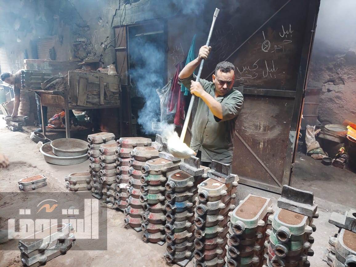 مسابك النحاس.. القابضون على جمر الحرفة يروون تفاصيل العمل الرمضاني