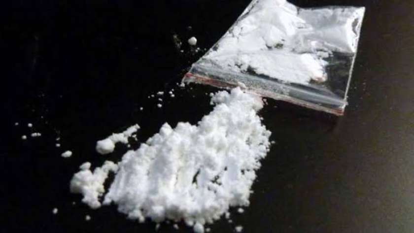 النيابة تحيل عاطل للجنايات بتهمة حيازة هيروين وسلاح ناري في حلوان