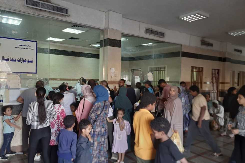 النقل: توفير أتوبيسات لنقل العائدين من السودان من معبر أرقين إلى جميع أنحاء مصر
