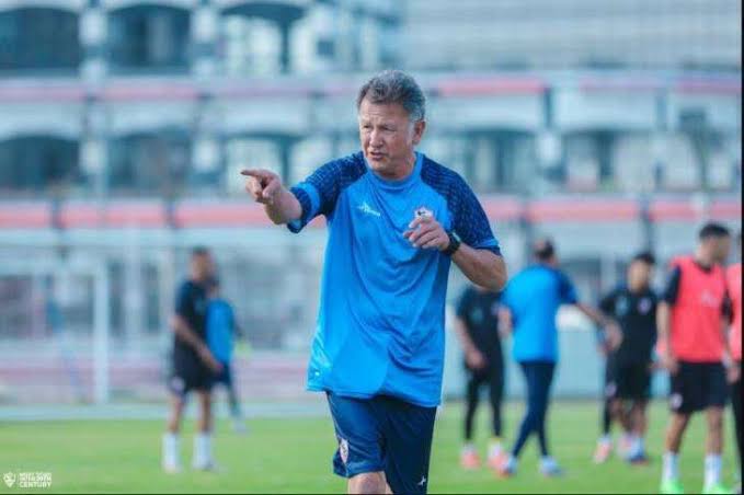 سبب منح أوسريو لاعبي الزمالك راحة من التدريبات
