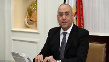 الإسكان: استبدال 35 ألف كشاف إنارة بالقاهرة الجديدة من صوديوم إلى ليد