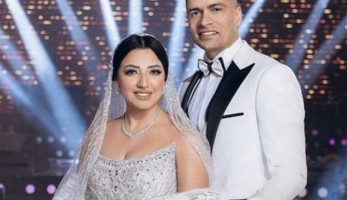 محمد الباز يفجر مفاجأة عن حسن شاكوش وزوجته: «هو اللي طلب منها السجود في الفرح»