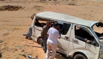 إصابة 14 شخصًا في انقلاب سيارة على الصحراوي الشرقي بقنا