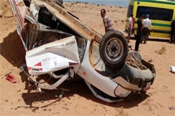 إصابة 12 شخصاً في حادث انقلاب سيارة على الطريق الدولي ببئر العبد