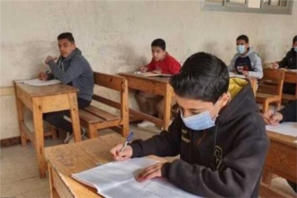 تداول امتحان اللغة العربية لطلاب «الإعدادية» بالجيزة على السوشيال ميديا