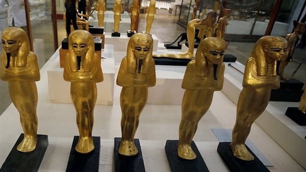 مصدر بـ الأعلى للآثار: نقل 8 قطع أثرية مهداة من مواطن إلى مخزن سقارة