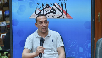 «العمر مجرد رقم».. حكاية عم «نور» أكبر طالب بالشهادة الإعدادية في مصر بعمر 44 عاما| فيديو