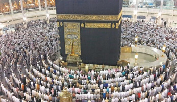 بعد تدخل رئيس الوزراء.. انفراجة في أزمة توفر الريال السعودي لشركات السياحة لاستكمال موسم الحج