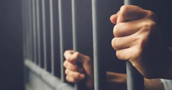 على يد زميله وزوجته ومساعده.. مصدر أمني يكشف تفاصيل مقتل طبيب داخل عيادته بالساحل