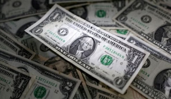 قصة سقوط الدولار الأمريكي.. مصدر مسؤول يكشف عن ضربة جديدة موجعة للأخضر