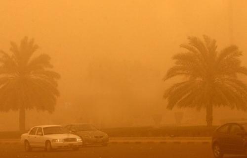لا تقفوا أسفل اللوحات الإعلانية.. الأرصاد: عاصفة ترابية تضرب البلاد غدًا