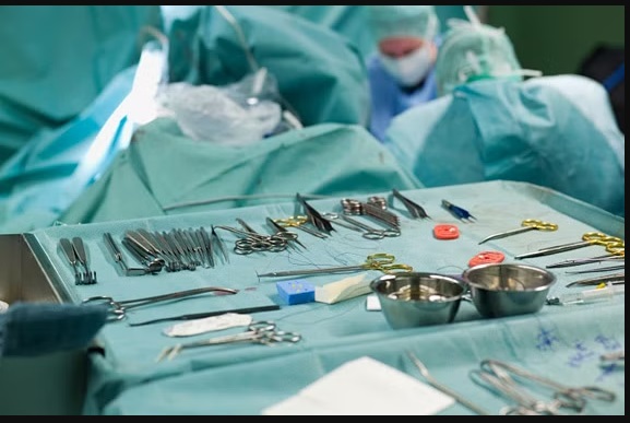 استئصال ورم خبيث يزن 30 كيلو جرامًا من معدة مريض داخل مركز أورام طنطا