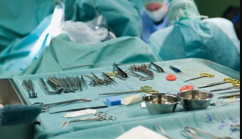 استئصال ورم خبيث يزن 30 كيلو جرامًا من معدة مريض داخل مركز أورام طنطا
