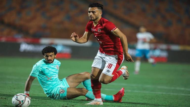 "بيع وفسخ عقود"... مصادر تكشف موقف 21 لاعبًا بالنادي الأهلي