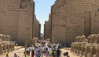 4000 سائح يزور معبد الكرنك بالأقصر