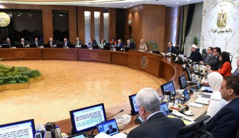 مصدر يحسم الجدل حول إقرار الحكومة علاوة غلاء معيشة للموظفين