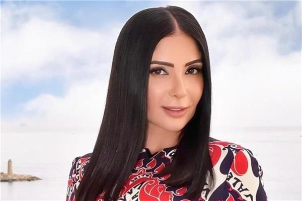 منى زكي تتعاقد على مسلسل «طالع نازل» من إخراج  هاني خليفة  