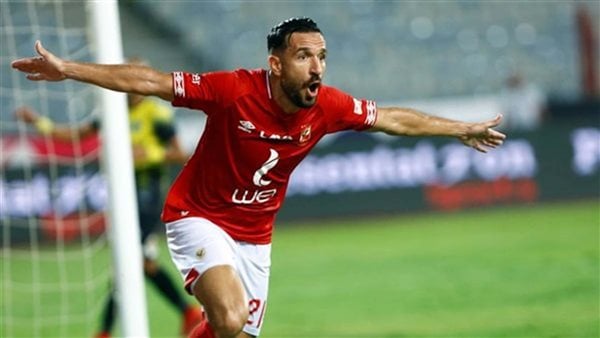 يلعب في أوروبا| إعلامي يزف بشرى لجمهور الأهلي بشأن بديل علي معلول