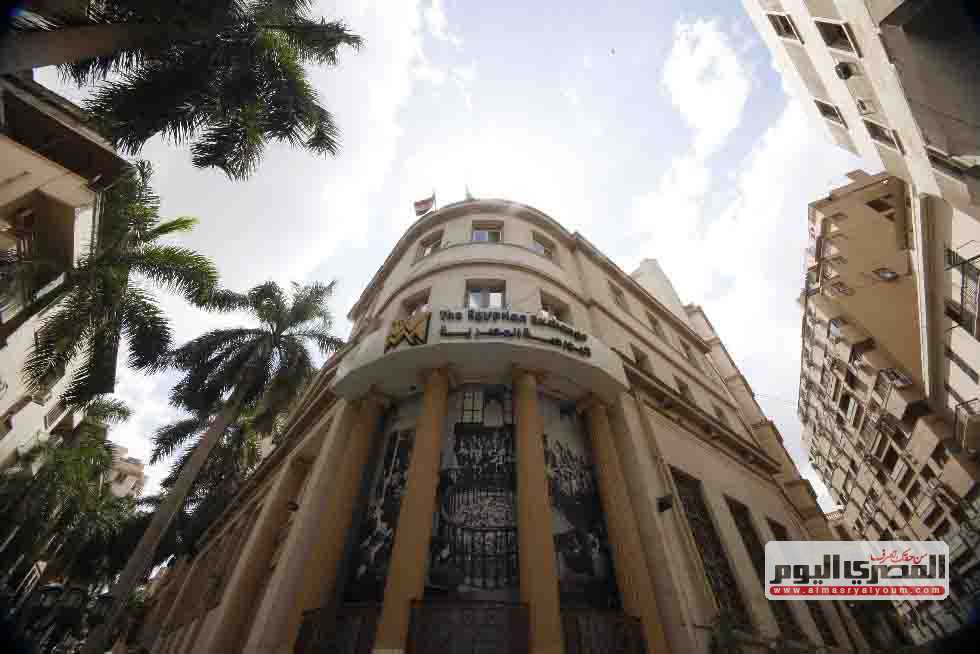 «البورصة توضح أسباب مناقشة طرح استاد القاهرة ومشروعات وزارة الشباب بسوق المال