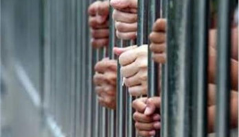 حبس عاطلين بتهمة سرقة دراجة نارية بالعبور