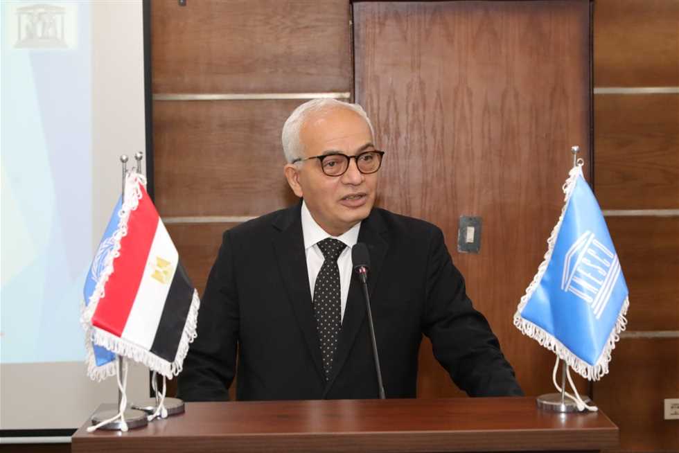 قرار عاجل من وزير التعليم لأبناء المتضررين من الإعصار والفيضانات في ليبيا