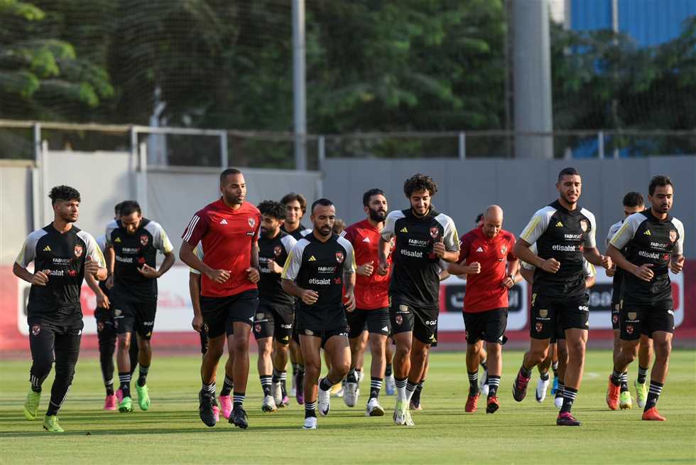 الأهلي يستغني عن 3 لاعبين قبل غلق باب الانتقالات الصيفية