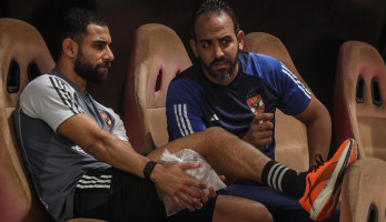 طبيب الأهلي يكشف سبب غياب ثلاثي الفريق عن مباراة المصري
