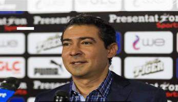 بركات يفجر مفاجأة في الدوري بشأن تدخين اللاعبين"للشيشة"
