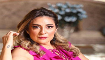 عادت للفن بعد سنوات من الاعتزال.. من هي "لورا" طليقة شريف منير؟
