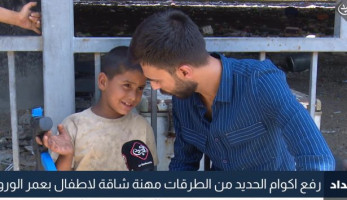 مهن شاقة تفوق إحجامهم .. أطفال يروضون الحديد ويتخذوه مصدر رزق لهم